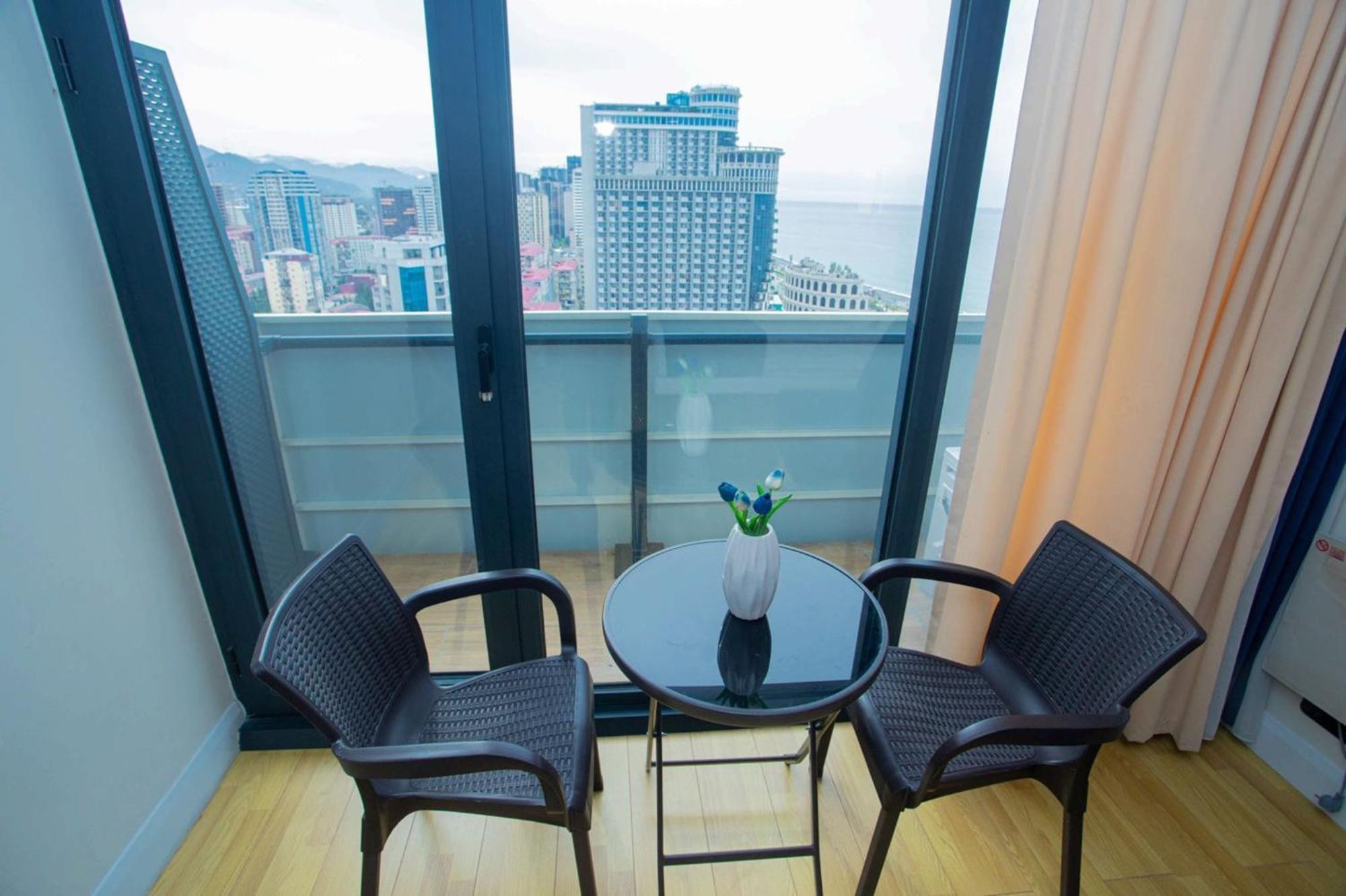 Orbi Aparthotel In 巴统 外观 照片
