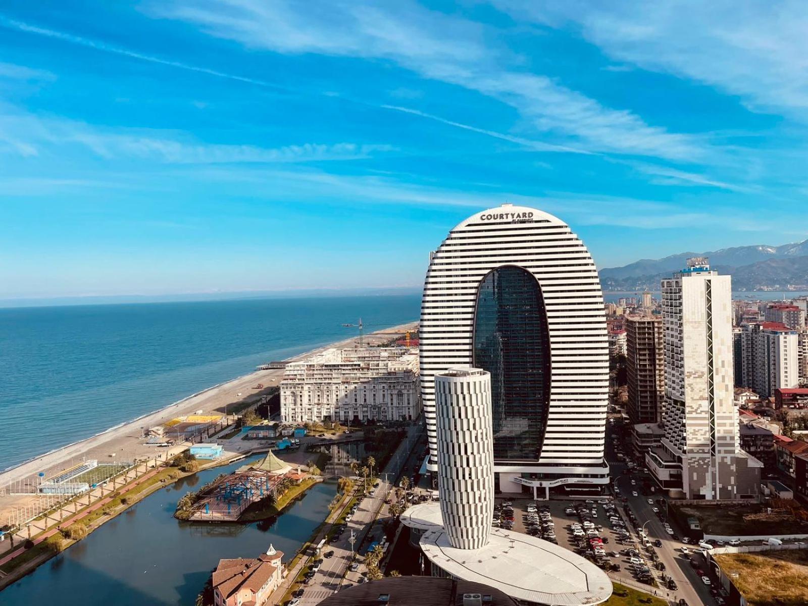 Orbi Aparthotel In 巴统 外观 照片