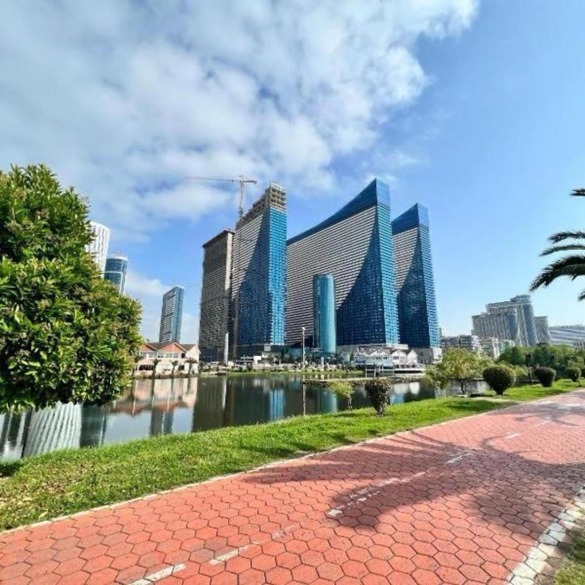 Orbi Aparthotel In 巴统 外观 照片