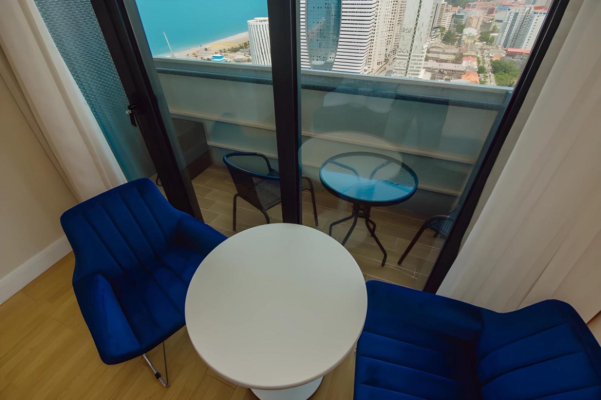 Orbi Aparthotel In 巴统 外观 照片