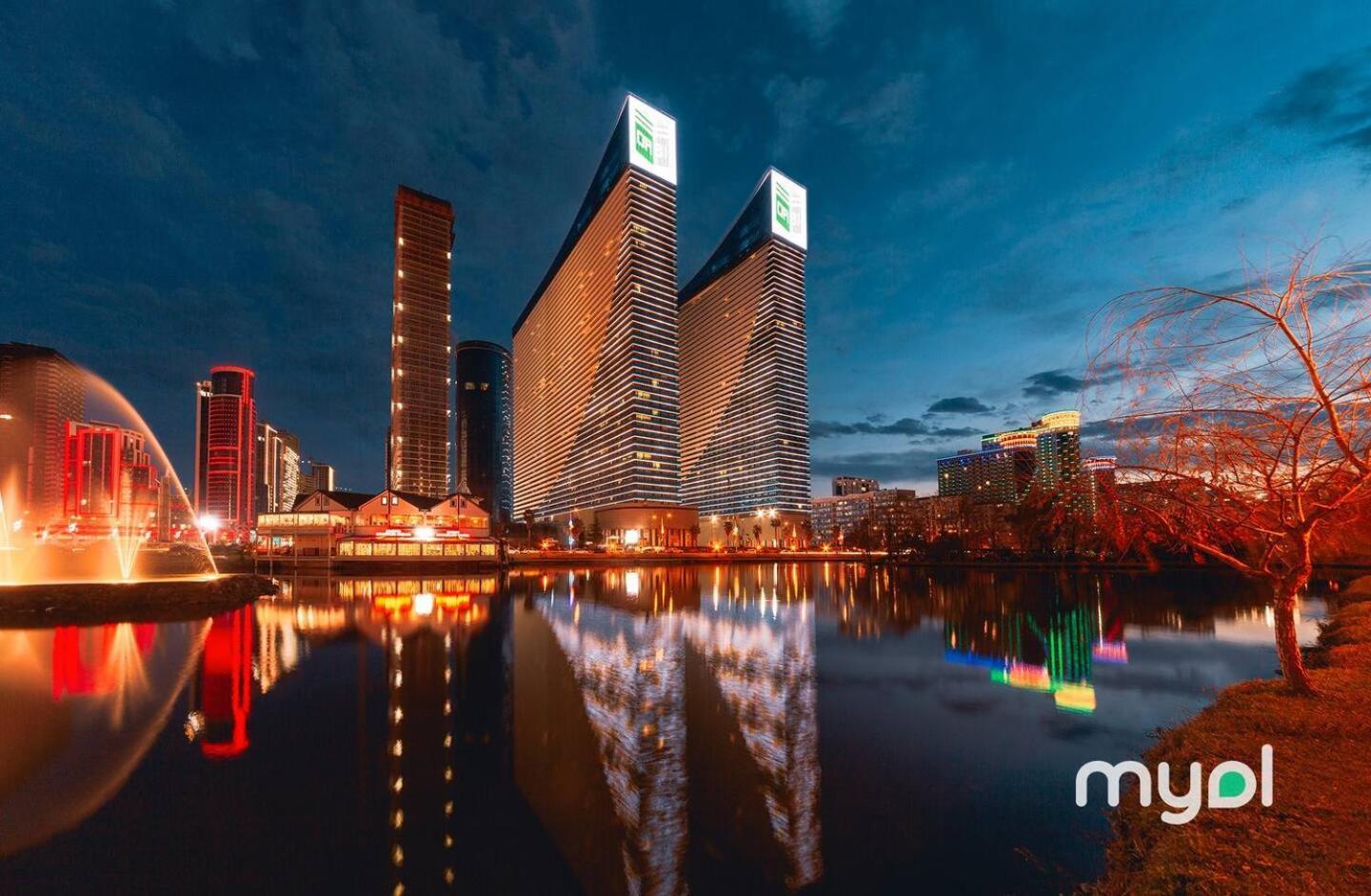 Orbi Aparthotel In 巴统 外观 照片